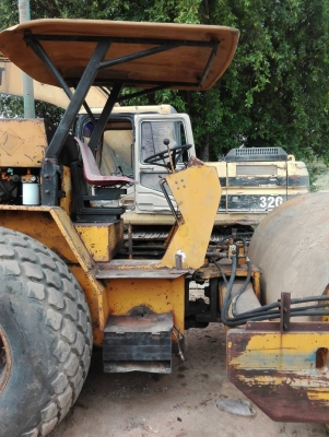 ขออนุญาติขายรถบด BILTELLI ขนาด 10ตันพร้อมใช้งานสองเพลาเอกสารแจ้งจำหน่าย ราคา 485000บาท สนจใติดต่อช่างดำ 0853224877 0988930465 ไอดีไลน์ 0853224877ครับผม