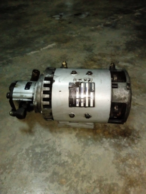 ขายมอเตอร์ปั้มโฟลค์ลิฟคราว์6500บาทโทร0643130366