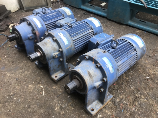 ขายมอเตอร์เกียร์ Cycro drive Sumitomo 1HP. 380V อัตราทด 1:71 มีระบบเบรคในตัว สภาพสวย หมุนนิ่ม พร้อมใช้งาน มี 3ตัวครับ