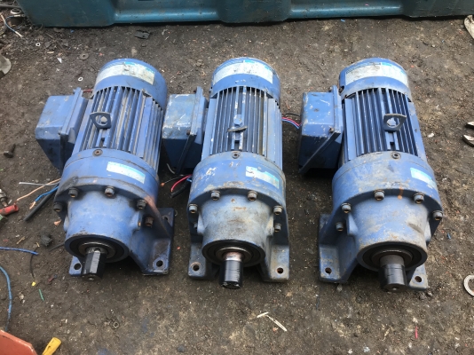 ขายมอเตอร์เกียร์ Cycro drive Sumitomo 1HP. 380V อัตราทด 1:71 มีระบบเบรคในตัว สภาพสวย หมุนนิ่ม พร้อมใช้งาน มี 3ตัวครับ