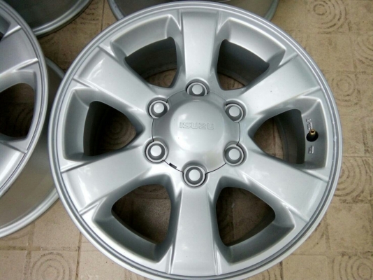 ล้อแม้กอีซูซุ ขอบ16 6รู ถอดป้ายแดง 4วง ล้อแม้กอีซูซุ ขอบ16 6รู ถอดป้ายแดง 4วง