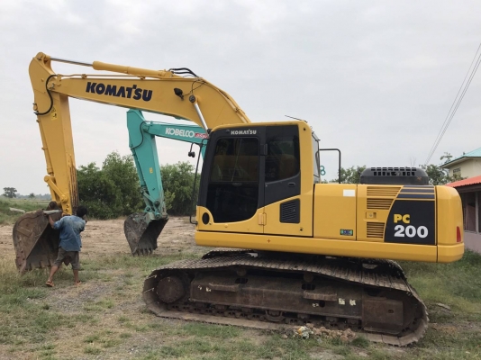 ขออนูญาตขายKOMATSU PC200 MO500 กว่า เอกสารครบพร้อมใช้งานทุกระบบ ช่วงล่างเต็มรถสวยมากๆ ราคา 2550000 บาท สนใจติดต่อช่างดำ 0853224877 0988930465 ไอดีไลน์ 0853224877ครับผม