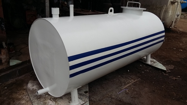 ขาย ถังน้ำมัน ถังน้ำ 1800ลิตร หนา 6มิล สวยพร้อมใช้ค่ะ
