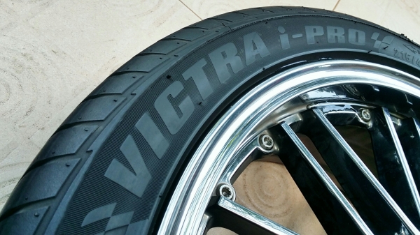 ล้อเก๋ง 4รู100 ขอบ17 พร้อมยางแม็กซิส ปี16,17 4ล้อ