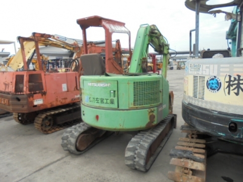 ขายรถขุดเล็ก  ยี่ห้อ MITSUBISHI  รุ่น  MX35  ปั้มนิ้วรถเก่านอก ยังไม่เคยใช้งานในไทย  มีใบอินวอย ขายถูก