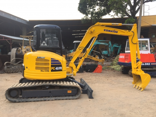 ขายรถขุด KOMATSU PC40FR ชั่วโมงใช้งานน้อย ระบบไว,ปั้มนิ้ว,คอนโทรลสั้น,ฟรีค่าจัดส่งทั่วไทย,เก่านอกแท้