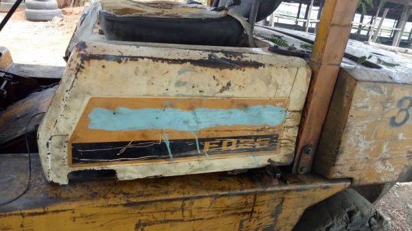 โฟลคลีฟ 2.5ตัน เสาสูง3เมตร รถสวย สภาพดี ราคาต่อรองได้ สนใจติดต่อ 096-825-1956(คุณอ๊อด)