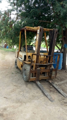 โฟลคลีฟ 2.5ตัน เสาสูง3เมตร รถสวย สภาพดี ราคาต่อรองได้ สนใจติดต่อ 096-825-1956(คุณอ๊อด)