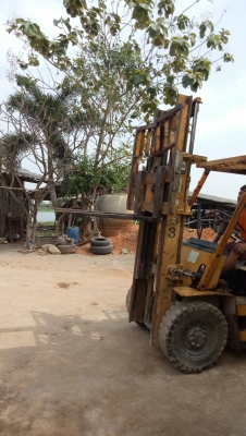 โฟลคลีฟ 2.5ตัน เสาสูง3เมตร รถสวย สภาพดี ราคาต่อรองได้ สนใจติดต่อ 096-825-1956(คุณอ๊อด)