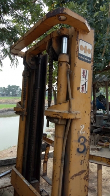 โฟลคลีฟ 2.5ตัน เสาสูง3เมตร รถสวย สภาพดี ราคาต่อรองได้ สนใจติดต่อ 096-825-1956(คุณอ๊อด)