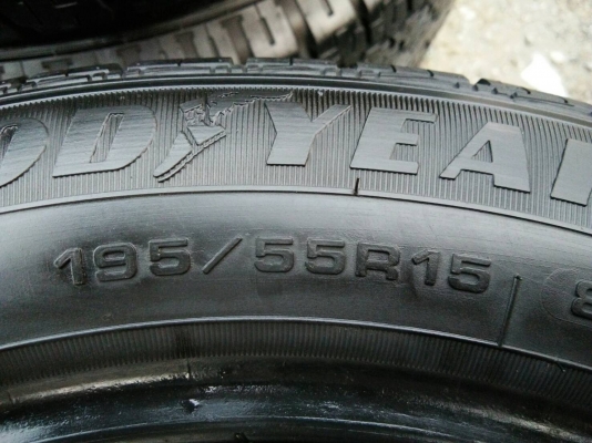 ขายยาง 195/55R15 goodyera ปี15 ดอกยางหนาสวยไม่ร้าว จำนวน 1 ชุด