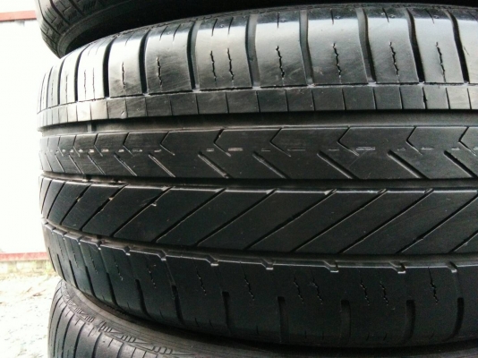 ขายยาง 195/55R15 goodyera ปี15 ดอกยางหนาสวยไม่ร้าว จำนวน 1 ชุด