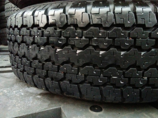 ขายแม็กเชฟพร้อมยาง 245/70R16 บริดจสโตน ปี15 ดอกยางหนาเต็มสดสวยไม่แตกลายไม่กินข้างเท่ากัน สภาพ90\% ใช