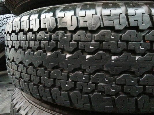 ขายแม็กเชฟพร้อมยาง 245/70R16 บริดจสโตน ปี15 ดอกยางหนาเต็มสดสวยไม่แตกลายไม่กินข้างเท่ากัน สภาพ90\% ใช