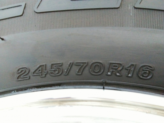 ขายแม็กเชฟพร้อมยาง 245/70R16 บริดจสโตน ปี15 ดอกยางหนาเต็มสดสวยไม่แตกลายไม่กินข้างเท่ากัน สภาพ90\% ใช ขายแม็กเชฟพร้อมยาง 245/70R16 บริดจสโตน ปี15 ดอกยางหนาเต็มสดสวยไม่แตกลายไม่กินข้างเท่ากัน สภาพ90\% ใช