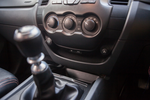 รถบ้าน ฟอร์ด Ford ranger wildtrack opencab 2.2 โฉม 2012-2015 ประกันภัยชั้น1 9เดือน ต่อพรบ.+ทะเบียน 6
