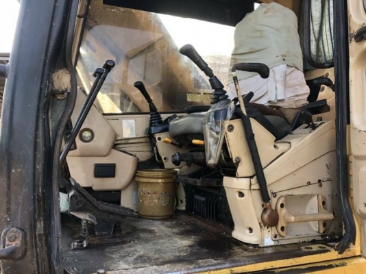 ขาย 695,000 CAT 320 V2 เล่มทะเบียน ไฟฟ้าครบ เครื่องดี ปั้มแรง เอวมีขยับนิดๆ ช่วงล่างเต็ม รถอยู่ ราชบุรี 090-772-3710 090-772-3708