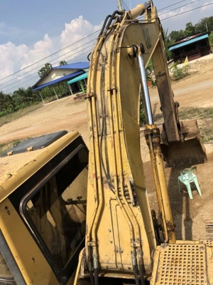 ขาย 695,000 CAT 320 V2 เล่มทะเบียน ไฟฟ้าครบ เครื่องดี ปั้มแรง เอวมีขยับนิดๆ ช่วงล่างเต็ม รถอยู่ ราชบุรี 090-772-3710 090-772-3708