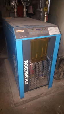 ปั๊มลมพร้อมถังพร้อมแอร์ไดเออร์ 4 ชุดราคาชุดละ 100,000 บาท