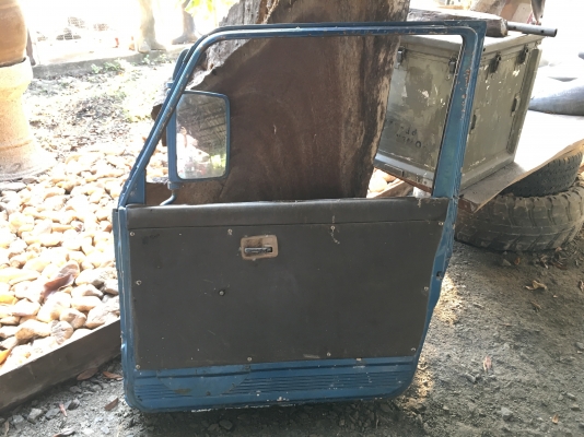 ประตูคู่หน้า ซูซุกิ คาริเบียน