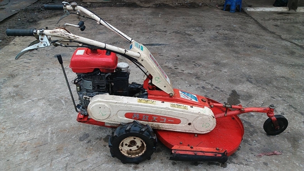 รถตัดหญ้าเดินตาม7แรงพร้อมใช้งาน  เก่านอก