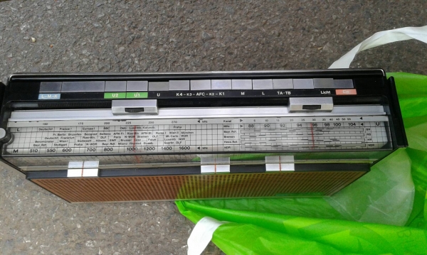 วิทยุเก่างานเยอรมันใช้ได้ปกติ