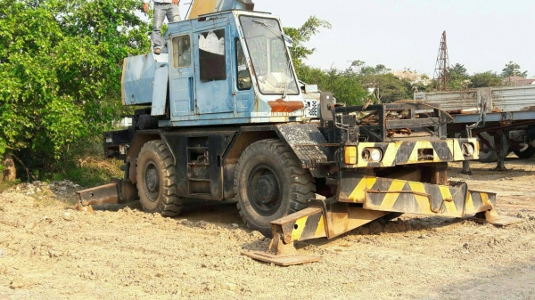 ขายเครน 20ตัน 4ล้อ TR200-M1 ราคา 650,000บ.สภาพพร้อมใช้งาน