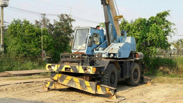 ขายเครน 20ตัน 4ล้อ TR200-M1 ราคา 650,000บ.สภาพพร้อมใช้งาน