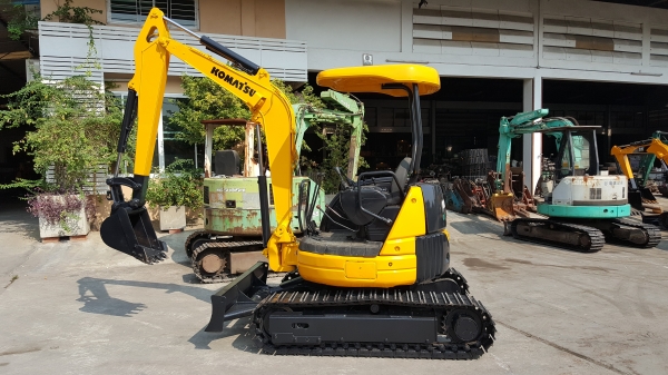 ขาย รถขุด KOMATSU รุ่น PC30MR-1- มือสองญี่ปุ่น แทรกเหล็ก สลัก บูทเอวแน่น 100\% สวยพร้อมใช้งาน มือถือ 0818753444