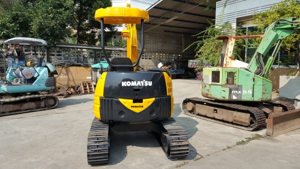 ขาย รถขุด KOMATSU รุ่น PC30MR-1- มือสองญี่ปุ่น แทรกเหล็ก สลัก บูทเอวแน่น 100\% สวยพร้อมใช้งาน มือถือ 0818753444