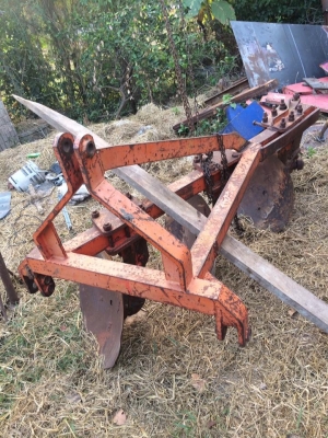 ขายผานบุกเบิก ผาน3 LCS สีส้มใบ24   Ptสีฟ้า หาง 4 ตามสภาพ