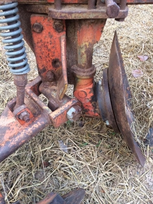 ขายผานบุกเบิก ผาน3 LCS สีส้มใบ24   Ptสีฟ้า หาง 4 ตามสภาพ