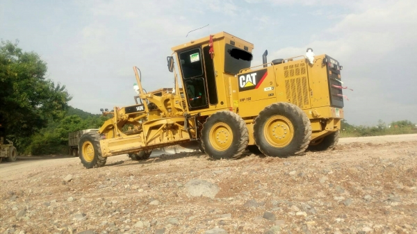 140k-เกรดเดอร์ CATERPILLAR  รถออกใหม่ป้ายแดงสวยๆใช้น้อย 4,000 ชม.มาให้ช็อปอีกแล้วครับท่าน@6ล้าน สนใจโทรเลย ☎ 081-989-1989 + ID LINE :rangrayong หรั่งครับ