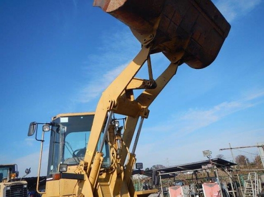 รถตักล้อยาง Cat 924F สนใจติดต่อ 062-709-1747