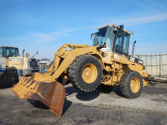 รถตักล้อยาง Cat 924F สนใจติดต่อ 062-709-1747