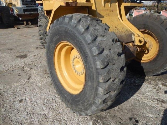 รถตักล้อยาง Cat 924F สนใจติดต่อ 062-709-1747