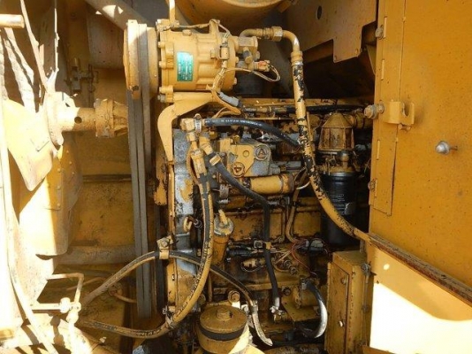 รถตักล้อยาง Cat 924F สนใจติดต่อ 062-709-1747