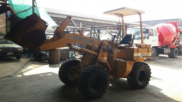 รถตักล้อยาง furukawa เครื่องมิตซู4สูบท ราคา 255,000 บาท