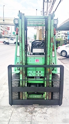 ขายรถยกโตโยต้า 2 ตัน รุ่น5 เครื่องเบนซิน กระบอกคู่ เสาสูง 3 เมตร พวงมาลัยเพาเว่อร์  สีเดิมจากนอก นำเข้าจากญี่ปุ่น ใช้งานได้ทันที ราคา170000