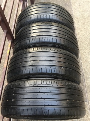 ยาง Dunlop 215 55 16 ปี17 ดอกเต็ม เนื้อนิ่มๆ ใช้ยาว ราคาไม่แพง