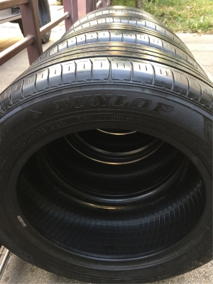 ยาง Dunlop 215 55 16 ปี17 ดอกเต็ม เนื้อนิ่มๆ ใช้ยาว ราคาไม่แพง