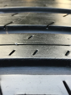 ยาง Dunlop 215 55 16 ปี17 ดอกเต็ม เนื้อนิ่มๆ ใช้ยาว ราคาไม่แพง