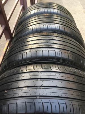 ยาง Dunlop 215 55 16 ปี17 ดอกเต็ม เนื้อนิ่มๆ ใช้ยาว ราคาไม่แพง