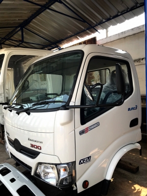 หัวรถ Hino ดูโทร่ (หกล้อเล็ก) หัวป้ายแดง หัวรถ Hino ดูโทร่ (หกล้อเล็ก) หัวป้ายแดง