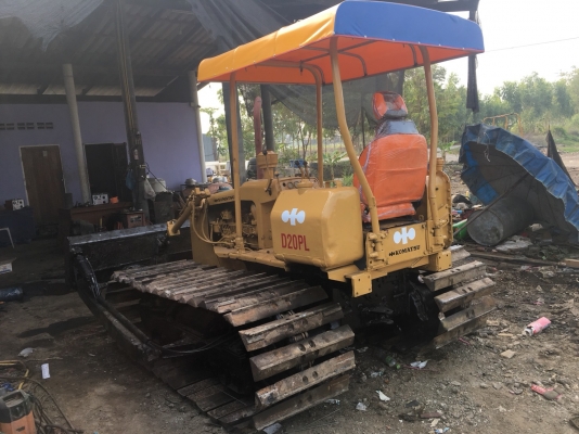 ขายรถแทร็กเตอร์D2-3PLสภาพสวยพร้อมใช้งาน เครื่องดีช่วงล่างดี ใบแทร็กครบสวยทุกใบ แบตใหม่ เบาะใหม่ ราคาต่อรองคุยกันได้0616613023แพรว