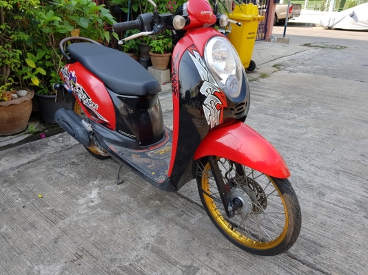 Scoopy i 2554 พร้อมใช้งาน Scoopy i 2554 พร้อมใช้งาน