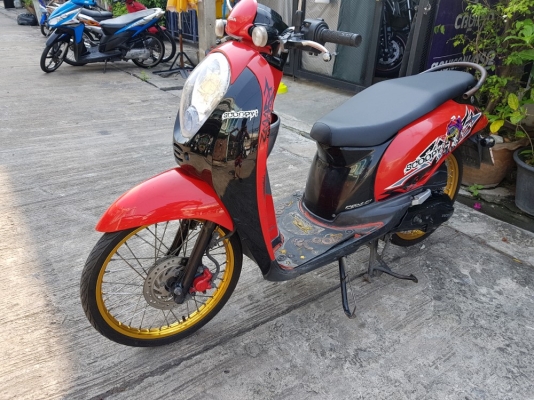 Scoopy i 2554 พร้อมใช้งาน Scoopy i 2554 พร้อมใช้งาน