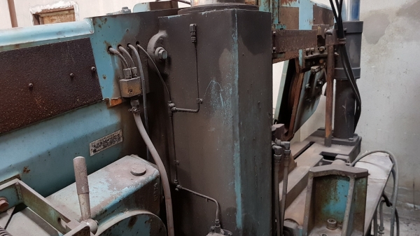 เครื่องเลื่อยสายพาน BandSaw