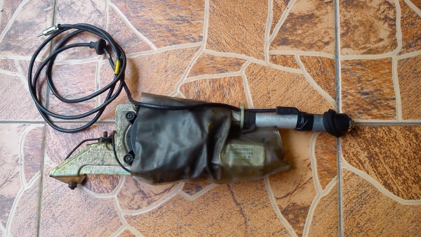 เสาอากาศไฟฟ้า ของรถ MITSUBISHI