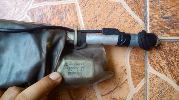 เสาอากาศไฟฟ้า ของรถ MITSUBISHI